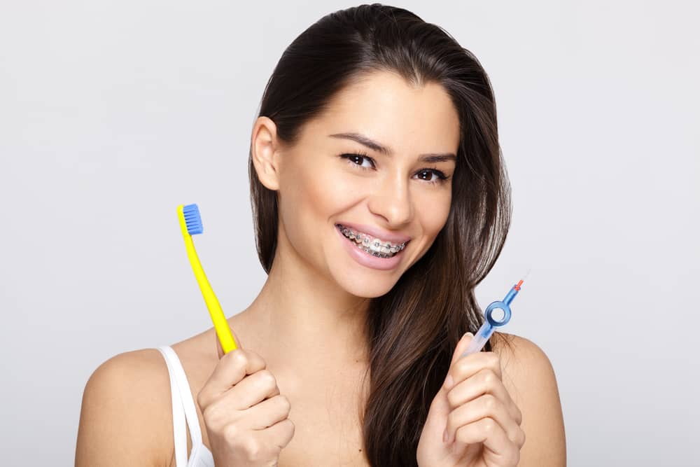 how-to-avoid-staining-your-teeth-with-braces