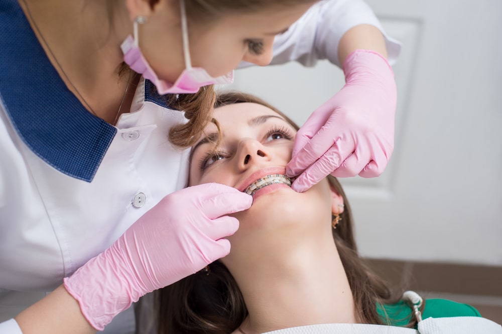 going-to-the-dentist-with-braces dentist